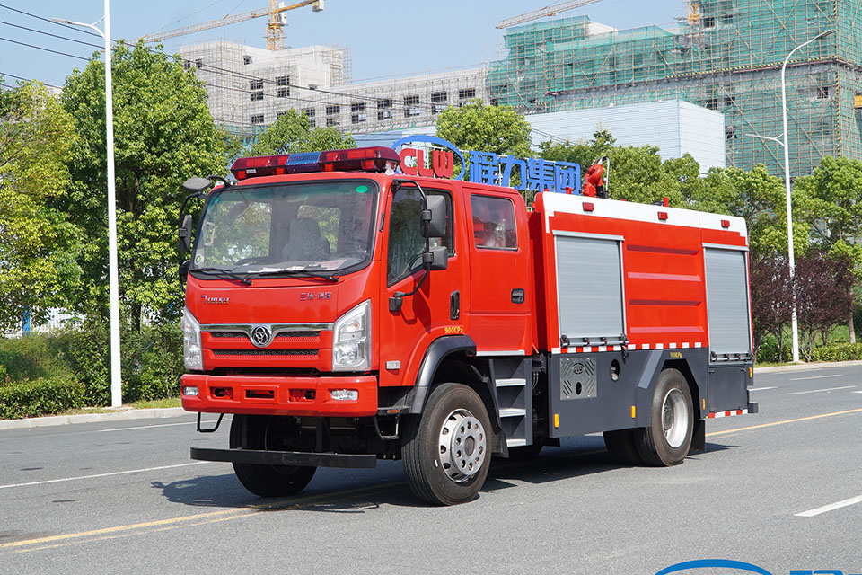 Est-ce que c'est amusant de conduire un camion de pompiers ?